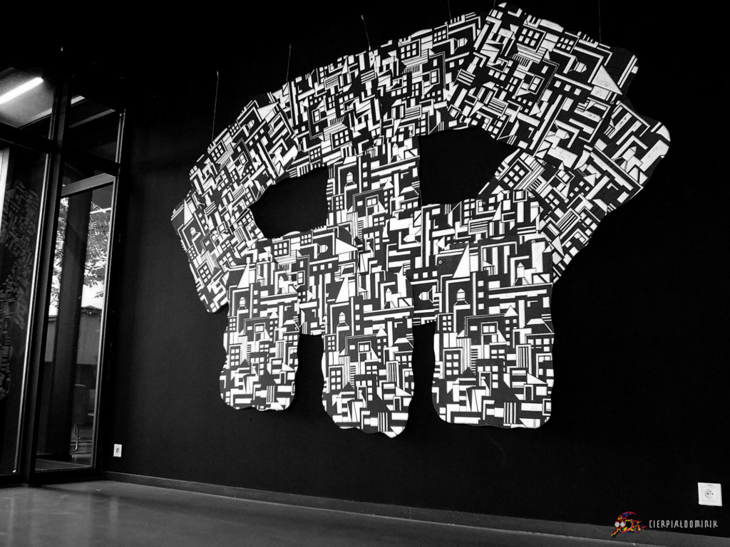 dominik cierpial wyprzedaz sale art installation graphic artist linoryt artysta grafik instalacja artystyczna